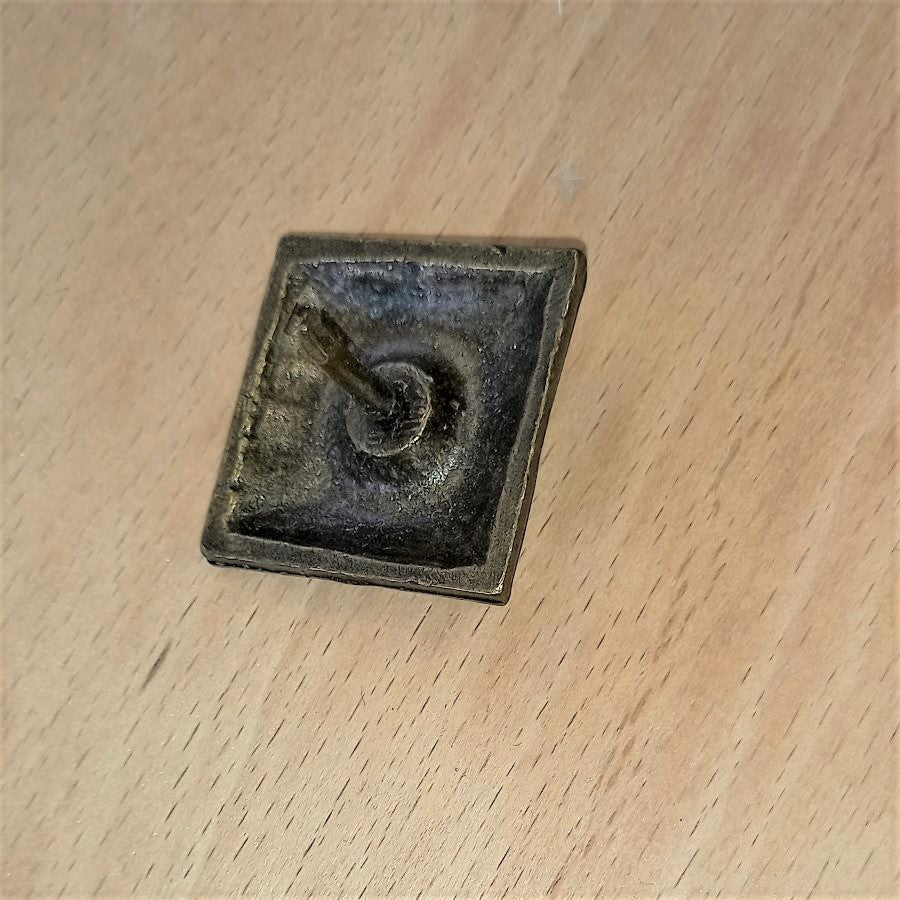 Square Pyramid Nail (36mm Sq.) Brass Finish